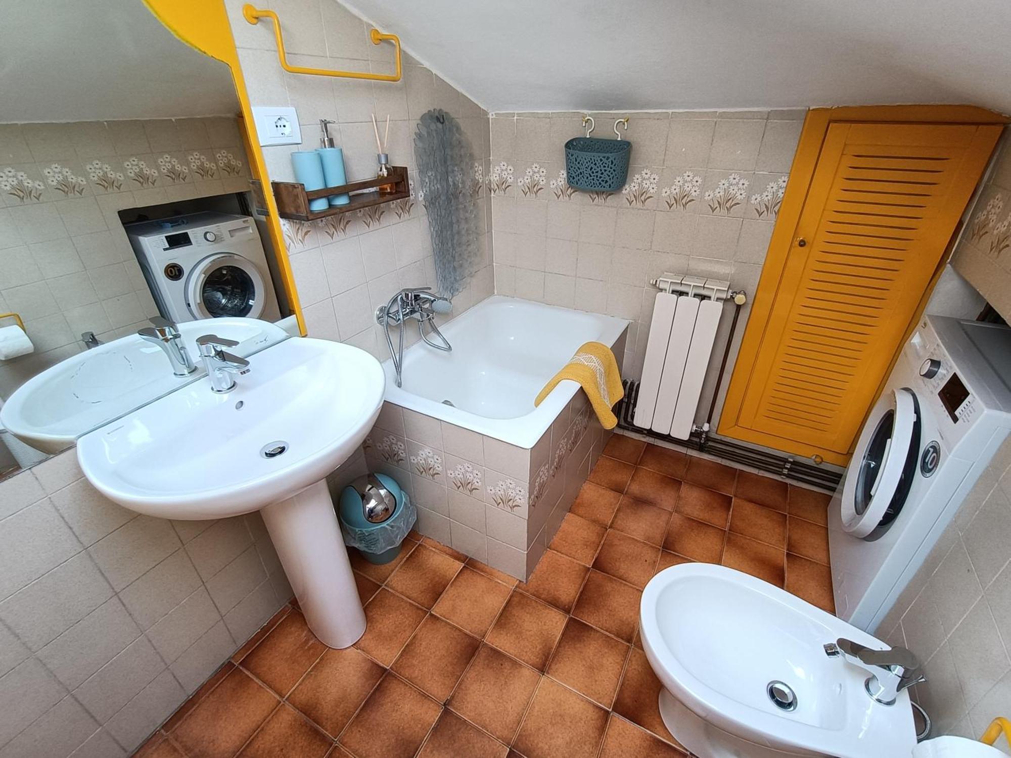 Mansard Apart Alba - Sea 5 Terre-Trekking-Excursions-Relax San Terenzo Ngoại thất bức ảnh